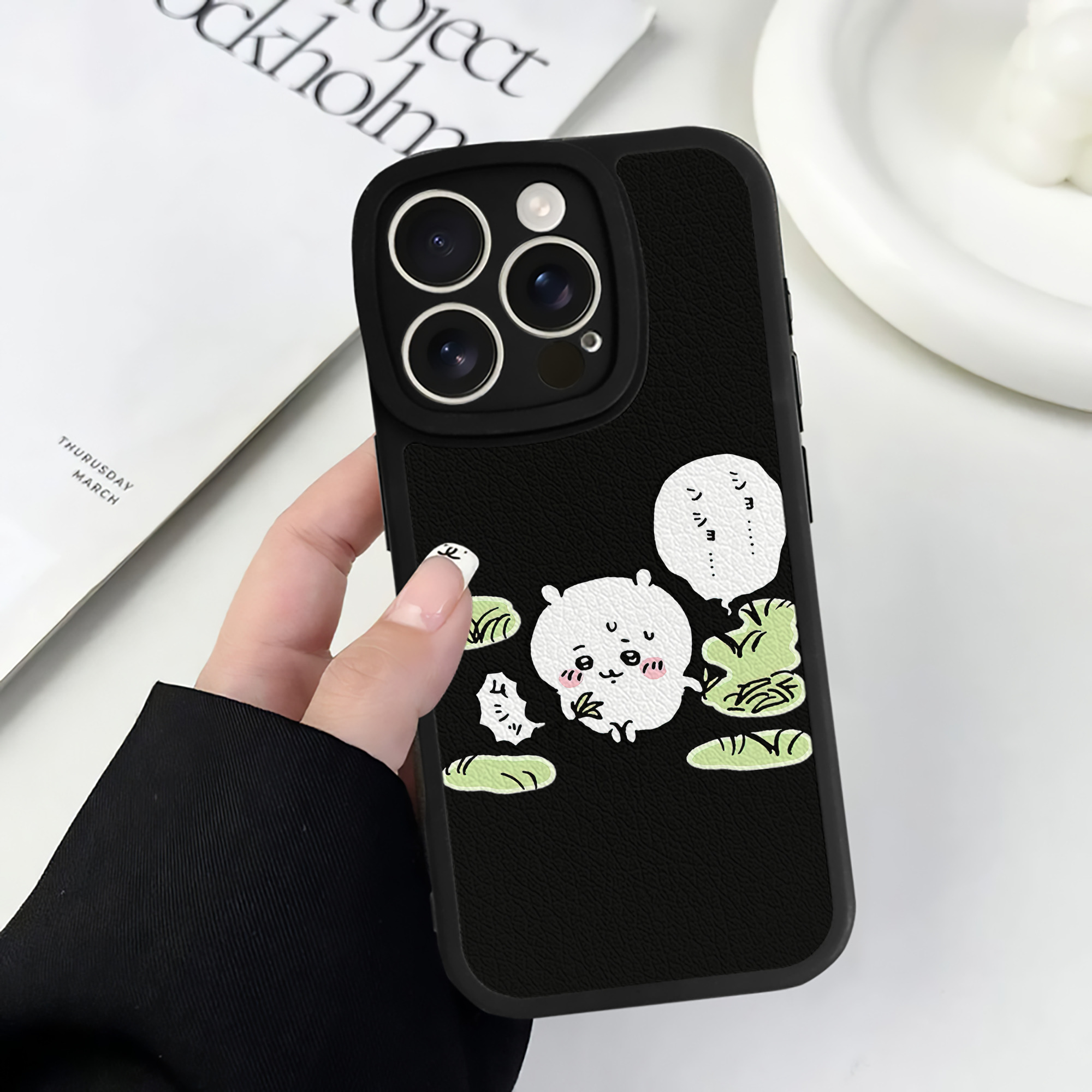 （画像用） ちいかわ ちいかわ Chii-kawa chiikawa 【iPhone 16シリーズ対応】シリコンスマホケース（レザー調） 材質：シリコン